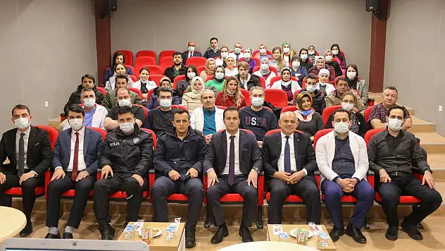 YAHYALI'DA SAĞLIK ÇALIŞANLARININ TIP BAYRAMI KUTLANDI