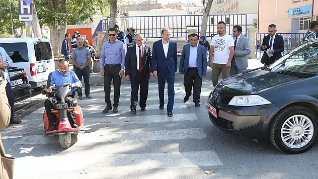 YAHYALI'DA YAYA GEÇİDİ NÖBETİ