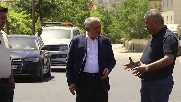 YAHYALI'DA ASFALTLAMA ÇALIŞMALARI DURMAK BİLMİYOR