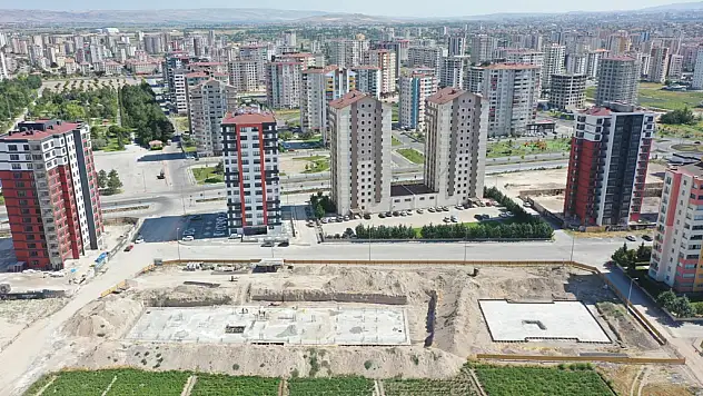 YAKUT'DA 24 DERSLİKLİ İLKOKUL VE 6 DERSLİKLİ ANAOKULUN TEMELİ  ATILDI