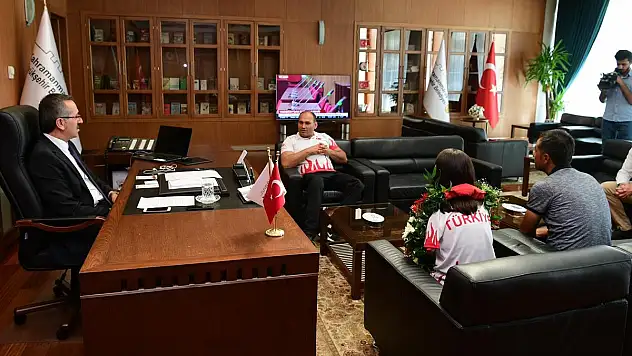 Yanındayız Sevilay