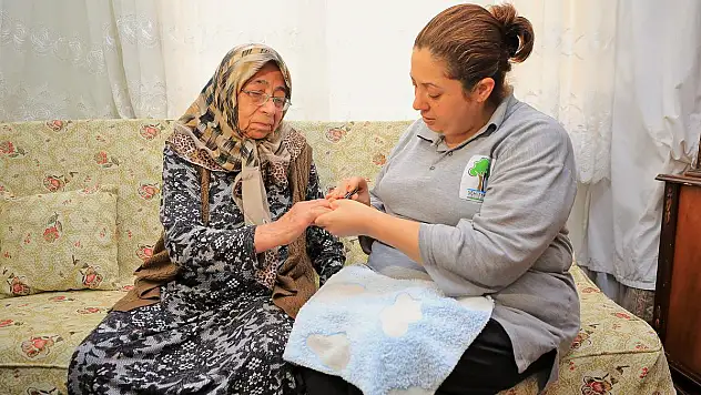 YAŞLI KADIN, 'VEFA' İLE MUTLU OLDU