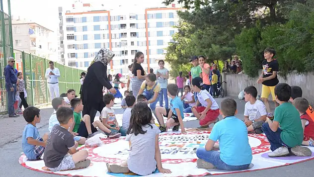 'Yaz okulu öğrencilerine 'yöresel sokak oyunları' öğretiliyor