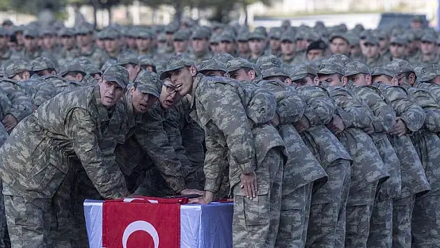 Yeni askerlik sistemi ayrıntıları bugün netleşiyor!