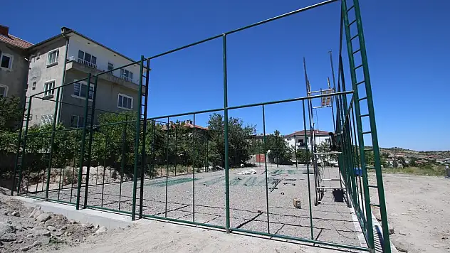 YENİ MAHALLEYE 4 BİN METREKARELİK PARK