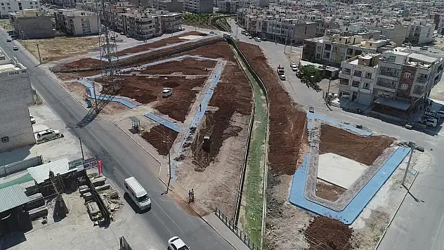 YENİ PARKLARLA BÖLGENİN ÇEHRESİ DEĞİŞİYOR