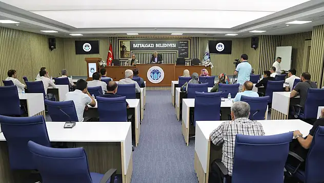 YENİ YÖNETİM İLK TOPLANTISINI GERÇEKLEŞTİRDİ