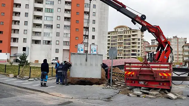YERALTINA MODERN ÇÖP KONTEYNERLERİ