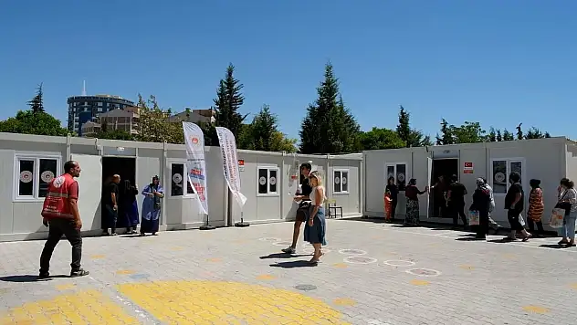YERİNDE DÖNÜŞÜM' DEPREMZEDELERDEN YOĞUN İLGİ GÖRÜYOR