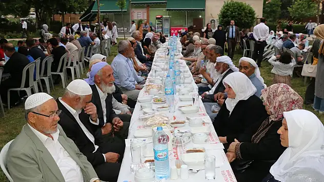 YEŞEREN ÇINARLAR BÜYÜKŞEHİR'İN İFTARINDA BULUŞTU