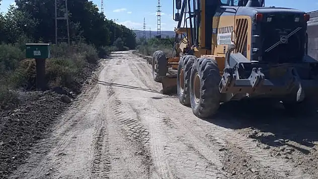 YEŞİLHİSAR'DA ARAZİ YOLLARI İYİLEŞTİRİLDİ