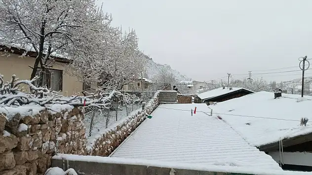 Yeşilhisar'da Kar Sürprizi
