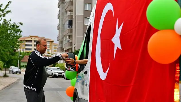 YEŞİLYURT BELEDİYESİ BAYRAM COŞKUSUNU SOKAKLARA TAŞIDI '