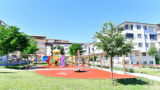 YEŞİLYURT BELEDİYESİ GÜL PARKI, ÇUKURDERE DE