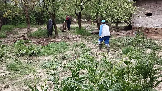 Yoğun yağıştan dolayı mağdur olan vatandaşlara KASKİ ekipleri yetişti