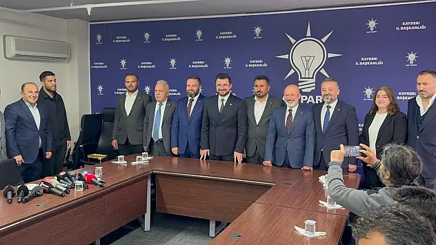 YRP'den İstifa Eden 4 Meclis Üyesi AK Parti'ye Katıldı
