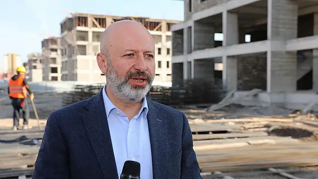 YUNUS EMRE'NİN ÇEHRESİ DÖNÜŞÜMLE HIZLA DEĞİŞİYOR
