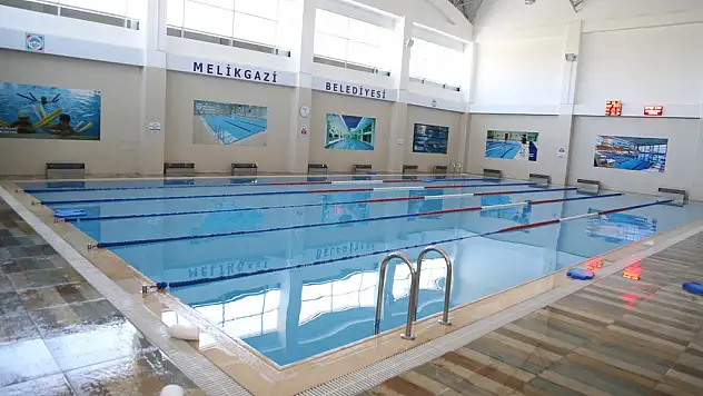 YÜZME HAVUZLARI 7 GÜN HİZMET VERİYOR