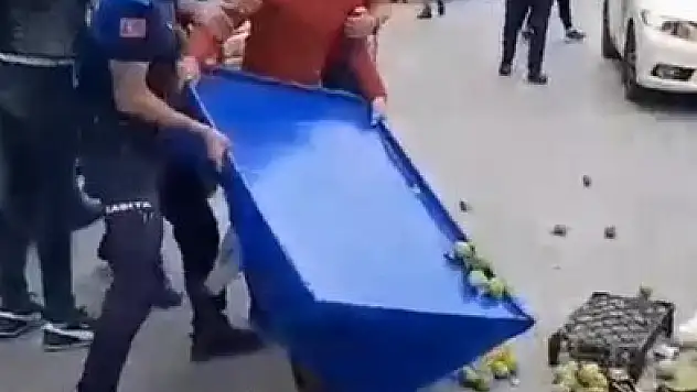 Zabıtalarla sorun yaşayan seyyar satıcıya dükkan açılıyor