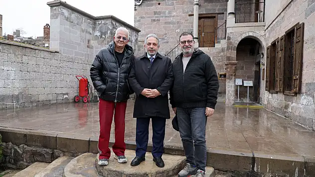 Zafer Algöz'den Sahaflar Çarşısı'na Övgü
