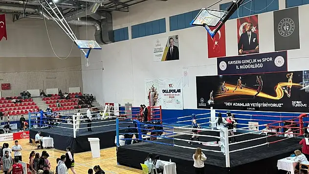 Zaferlerle Cumhuriyet Muaythai Şampiyonası sona erdi