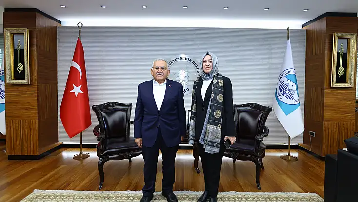 Büyükkılıç, Hacılar’ın ilk kadın ilçe başkanını kabul etti