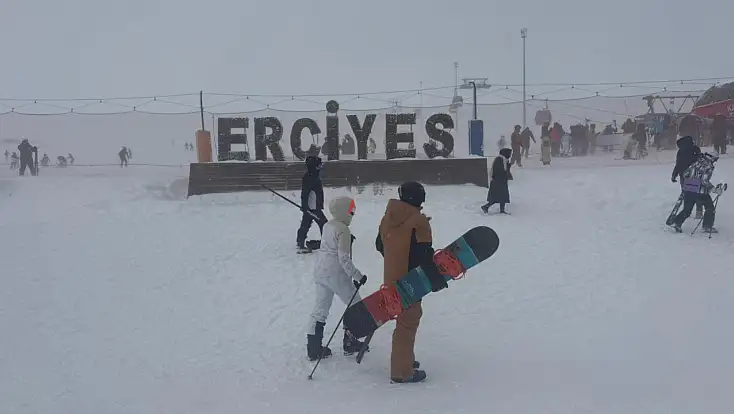 Erciyes’te yeni yılın ilk gününde yoğunluk