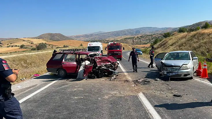 Felahiye’de iki otomobil çarpıştı: 1 ölü, 6 yaralı