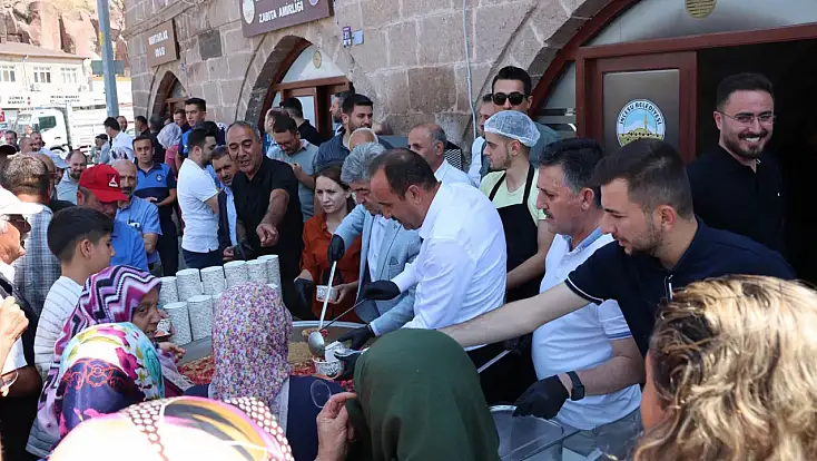 İncesu'da Vatandaşlara Aşure İkramı