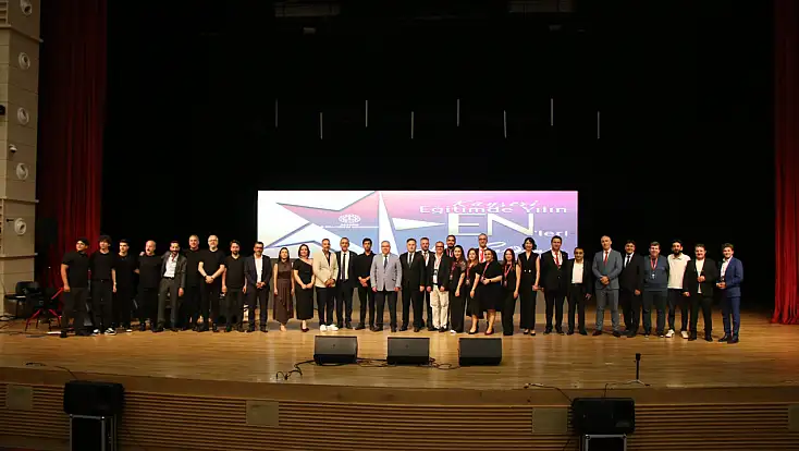 Kayseri’de Eğitimin En’leri Ödüllerini Aldı