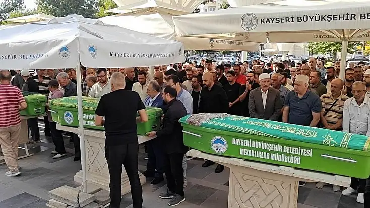Kayseri’de yürek burkan veda: Aile üyeleri yan yana toprağa verildi