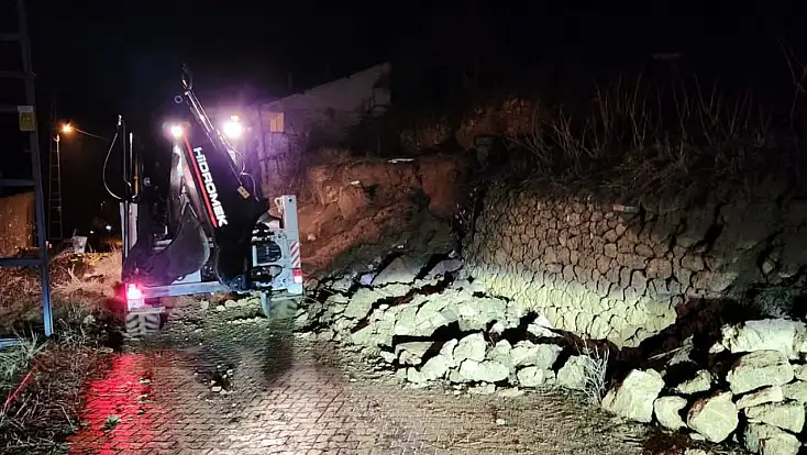 Özvatan’da heyelan