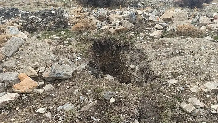 Soğulcak Yaylası’nda karlar eridi, kaçak kazılar ortaya çıktı
