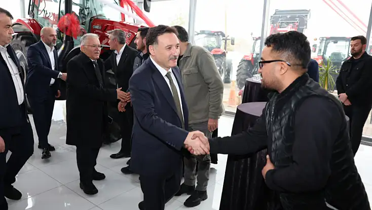 Vali Çiçek ve Başkan Büyükkılıç’tan ısuzu bayii ziyareti