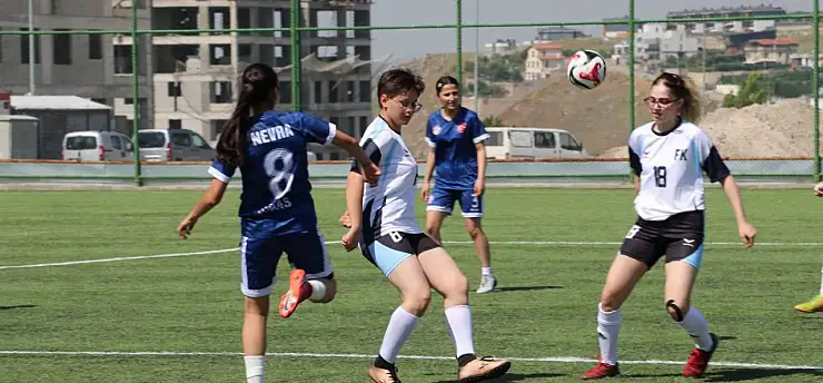 Kayseri'de 5x5 Futbol Gençlik Kupası Bölge Finali Başladı