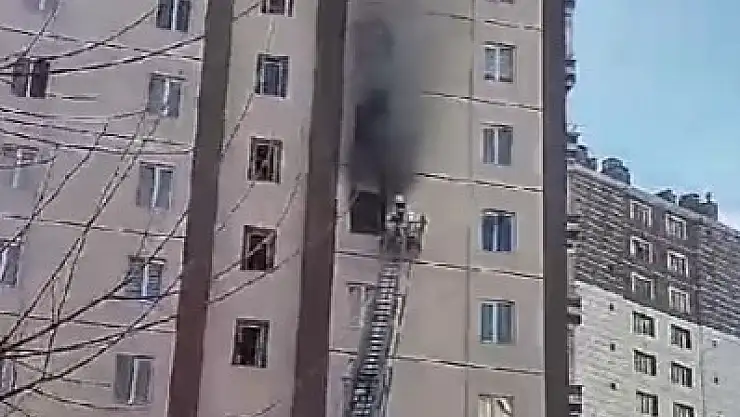 11 katlı binanın 5'inci katında çıkan yangın söndürüldü