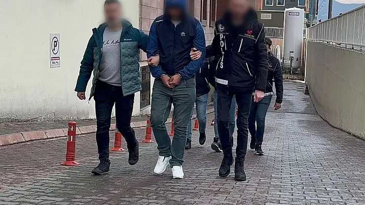 12 yıl ve üzeri hapis cezasıyla aranan firari 2 kişi yakalandı
