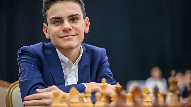 16 Yaşındaki Ediz Gürel'den tarihi satranç zaferi