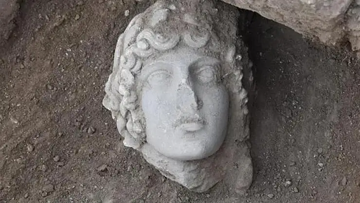 1800 Yıllık Heykel Başı Keşfedildi