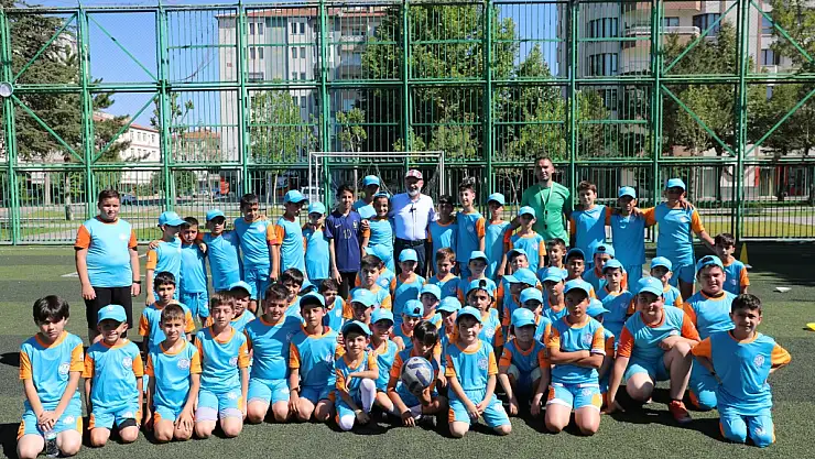 2 BİN 500 ÖĞRENCİ SPOR YAPIYOR