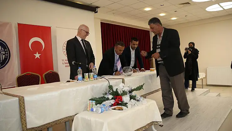 3 BİN 200 KOYUNUN DAĞITIMINA BAŞLANDI