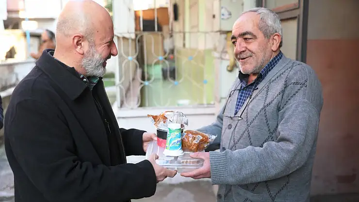 4 çeşit yemek gidiyor