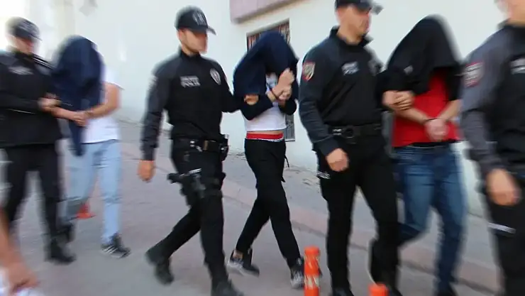 5 Kişi uyuşturucu operasyonuyla tutuklandı