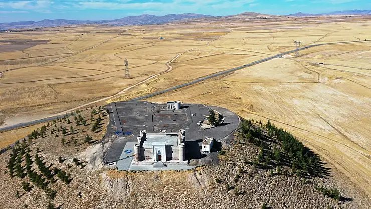 8 ASIRLIK KÖŞK, GÖK GÖZLEM EVİ OLUYOR