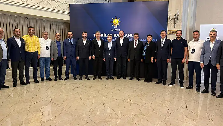 AK parti il başkanları kampı tamamlandı