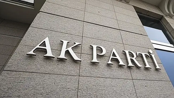 AK Parti üç ilçe başkanını görevden aldı