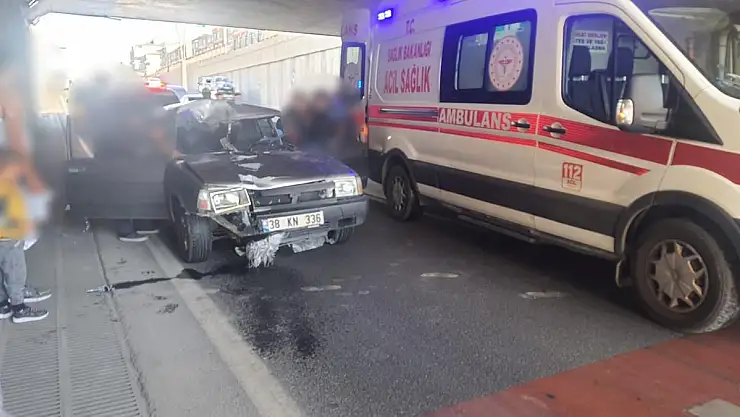 Araç çarpan sürücü yaşamını yitirdi