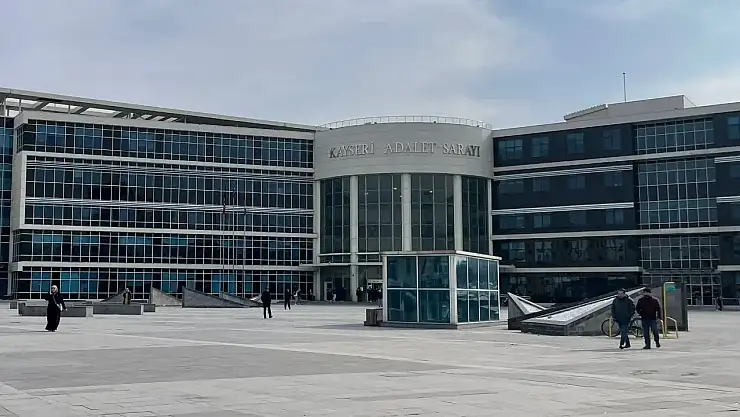 Arkadaşının telefonunu 'yağma'dan yargılanan şahıs suçlamayı reddetti