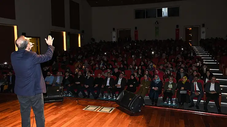 ARTVİN'DE MEKKE'NİN FETHİ PROGRAMI GÖNÜLLERİ FETHETTİ