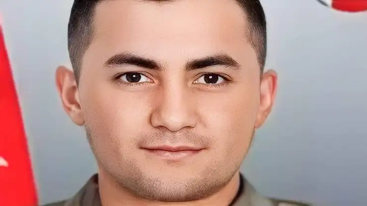 Askeri araç devrildi 1 şehit